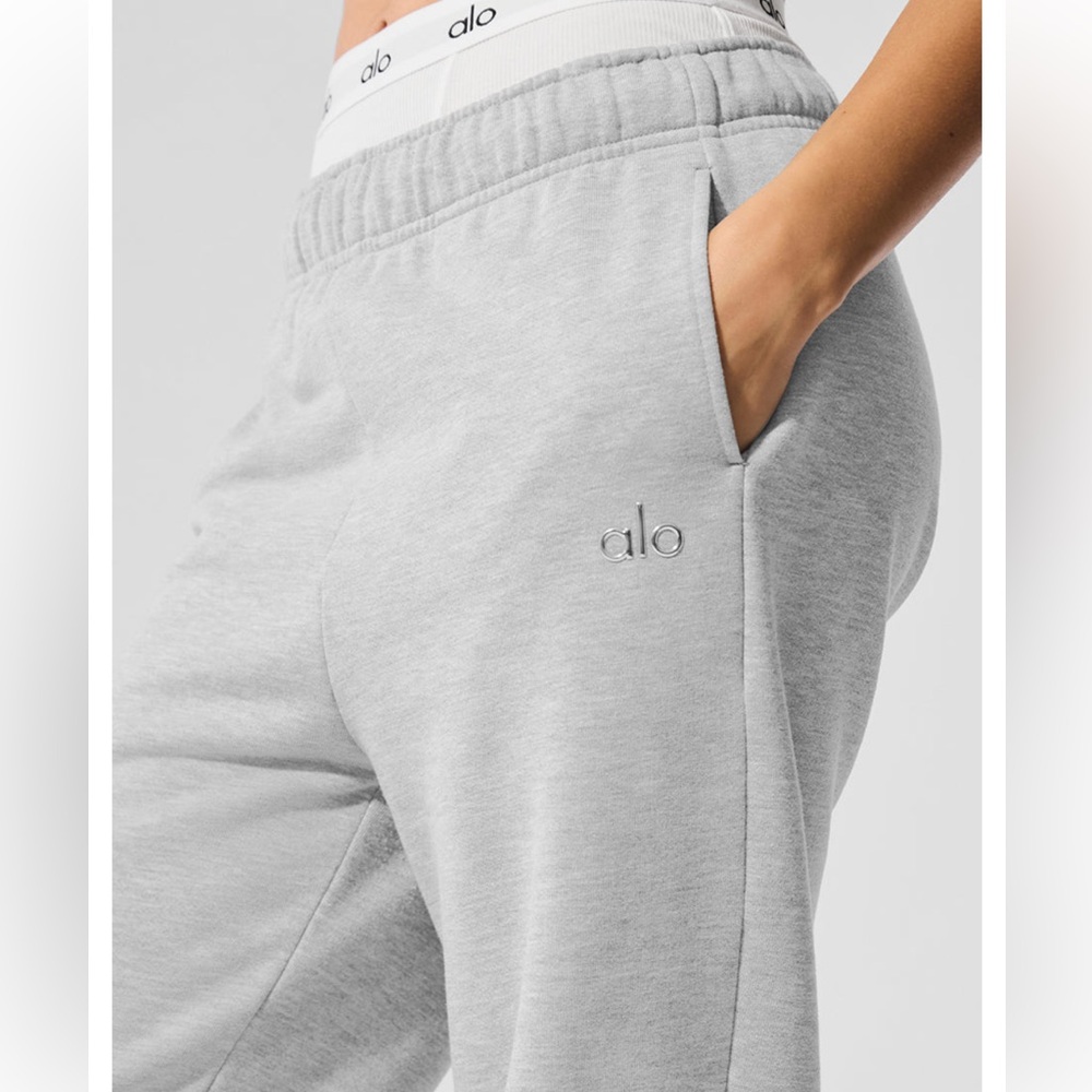 ALO Yoga - *NWT* Accolade Sweatpant